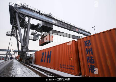 (190317) -- PEKING, 17. März 2019 (Xinhua) -- Container mit ZIH aus der chinesischen Stadt Zhengzhou sind am 21. Januar 2019 am Intermodalterminal DUSS Hamburg-Billwerder in Hamburg zu sehen. (Xinhua/Shan Yuqi) Xinhua-Schlagzeilen: China, Europa auf dem Weg der Erweiterung von Gürtel- und Straßenbaukooperation PUBLICATIONxNOTxINxCHN Stockfoto
