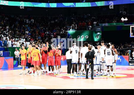 Asia Arena, Manila, Philippinen. September 2023. Zwei Mannschaftsgruppen, 1. SEPTEMBER 2023 - Basketball - FIBA World Cup 2023 - zweite Runde - Gruppe J zwischen USA und Montenegro in der Mall of Asia Arena, Manila, Philippinen. Quelle: SportsPressJP/AFLO/Alamy Live News Stockfoto