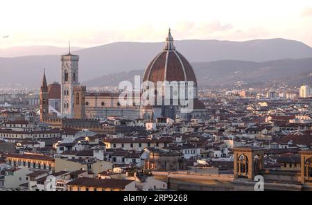 (190321) -- PEKING, 21. März 2019 (Xinhua) -- Foto aufgenommen am 8. März 2019 zeigt die Stadtansicht von Florenz, Italien. (Xinhua/Cheng Tingting) XINHUA FOTOS DES TAGES PUBLICATIONxNOTxINxCHN Stockfoto