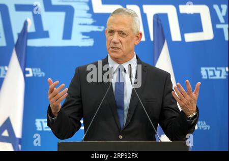 (190321) -- TEL AVIV, 21. März 2019 -- Benny Gantz, einer der Führer der israelischen Zentristenpartei von Blau und weiß, spricht am 20. März 2019 mit Mitgliedern seiner Partei in Tel Aviv, Israel. Die Wahlen in Israel finden am 9. April statt. JINI/Gideon Markowicz) ISRAEL-HAIFA-WAHLKAMPF-BENNY GANTZ guoyu PUBLICATIONxNOTxINxCHN Stockfoto