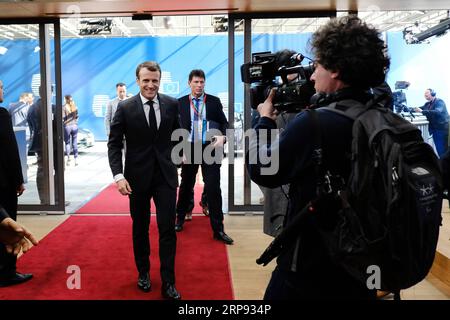 (190321) -- BRÜSSEL, 21. März 2019 -- der französische Präsident Emmanuel Macron kommt vor dem Frühjahrsgipfel der EU am 21. März 2019 in Brüssel, Belgien, am EU-Hauptsitz an. ) BELGIEN-BRÜSSEL-EU-GIPFEL EuropeanxUnion PUBLICATIONxNOTxINxCHN Stockfoto