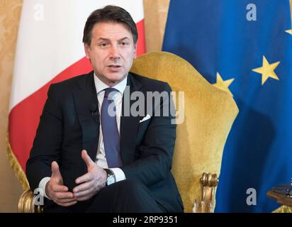 (190321) -- ROM, 21. März 2019 (Xinhua) -- der italienische Premierminister Giuseppe Conte reagiert während eines gemeinsamen Interviews mit Xinhua und anderen chinesischen Medien in Rom, der Hauptstadt Italiens, am 20. März 2019. (Xinhua/Chigi Palace Press Office) ITALY-ROME-PM-GIUSEPPE CONTE-INTERVIEW PUBLICATIONxNOTxINxCHN Stockfoto