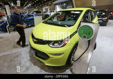 (190321) -- VANCOUVER (KANADA), 21. März 2019 -- der Chevrolet Bolt EV wird auf der 99. Vancouver International Auto Show in Vancouver, Kanada, am 21. März 2019 gezeigt. Die 99. Vancouver International Auto Show findet vom 19. Bis 24. März statt. ) CANADA-VANCOUVER-AUTO SHOW LiangxSen PUBLICATIONxNOTxINxCHN Stockfoto