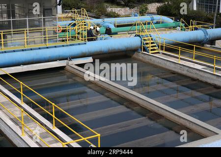 (190322) -- ATHEN, 22. März 2019 -- Foto vom 20. März 2019 zeigt die Anlagen einer Wasseraufbereitungsanlage in Galatsi, in den nördlichen Vororten von Athen, Griechenland. Die Wasseraufbereitungsanlage von Galatsi in Athen ist seit Anfang des 20. Jahrhunderts in Betrieb. Zur Funktion: Griechenlands Leitungswasserqualität bleibt nach achtjährigem Rettungsprogramm exzellent ) GRIECHENLAND-ATHEN-WELT-WASSERTAGESSTÄTTE MariosxLolos PUBLICATIONxNOTxINxCHN Stockfoto