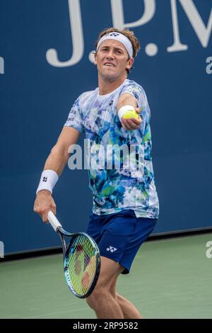 Casper Ruud (NOR) nahm an der 1. Runde der Männer bei den US Open Tennis 2023 Teil Stockfoto