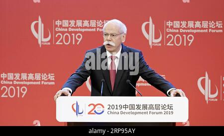 (190324) -- PEKING, 24. März 2019 -- Dieter Zetsche, Vorstandsvorsitzender der Daimler AG und Leiter Mercedes-Benz Cars, spricht auf dem China Development Forum 2019 in Peking, Hauptstadt Chinas, 24. März 2019. ) CHINA-PEKING-ENTWICKLUNGSFORUM (CN) CaixYang PUBLICATIONxNOTxINxCHN Stockfoto