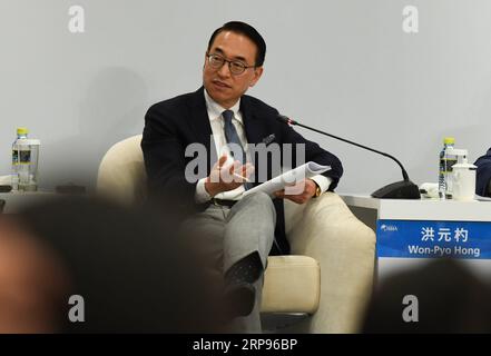 (190326) -- BOAO, 26. März 2019 (Xinhua) -- Won-Pyo Hong, Präsident und CEO von Samsung SDS, spricht auf der Session of Data: An untapped Bonanza während der Boao Forum for Asia Annual Conference 2019 in Boao, Provinz Hainan, am 26. März 2019. (Xinhua/Yang Guanyu) CHINA-BOAO FORUM-SESSION (CN) PUBLICATIONxNOTxINxCHN Stockfoto