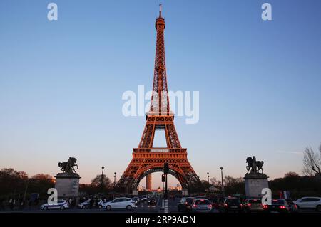 (190331) -- PARIS, 31. März 2019 (Xinhua) -- Foto aufgenommen am 30. März 2019 zeigt den Eiffelturm in Paris, Frankreich. Eine Reihe von Veranstaltungen, darunter Aufführungen, Fotoshows und Abenteuerspiele, werden ab März 30 stattfinden, um das 130-jährige Bestehen des Eiffelturms zu feiern. (Xinhua/Gao Jing) FRANKREICH-PARIS-EIFFELTURM-130 Jahre PUBLICATIONxNOTxINxCHN Stockfoto