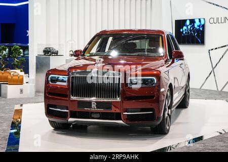 (190331) -- POZNAN, 31. März 2019 (Xinhua) -- Ein Rolls-Royce Cullinan ist auf der Poznan Motor Show 2019 in Poznan, Polen, am 30. März 2019 zu sehen. Die Poznan Motor Show 2019 mit Beteiligung von 170 Automobilherstellern findet von März 28 bis März 31 in Poznan statt. (Xinhua/Zhou Nan) POLEN-POZNAN-MOTOR-SHOW PUBLICATIONxNOTxINxCHN Stockfoto