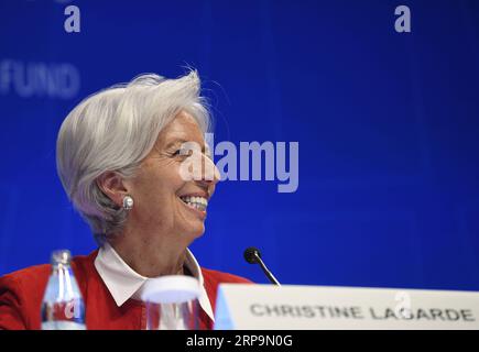 (190412) -- WASHINGTON, 12. April 2019 -- Christine Lagarde, Chefin des Internationalen Währungsfonds (IWF), spricht während einer Pressekonferenz auf den Frühjahrstagungen des IWF und der Weltbank in Washington D.C., USA, am 11. April 2019. Christine Lagarde forderte die politischen Entscheidungsträger am Donnerstag nachdrücklich auf, keinen Schaden anzurichten und falsche Handelspolitiken zu vermeiden, da die Weltwirtschaft einen breit angelegten Konjunkturabschwung erlebt und eine prekäre Erholung erwartet. ) US-WASHINGTON-IWF-CHRISTINE LAGARDE-PRESSBEREICHUNG LIUXJIE PUBLICATIONXNOTXINXCHN Stockfoto