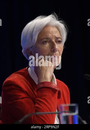 (190412) -- WASHINGTON, 12. April 2019 -- Christine Lagarde, Chefin des Internationalen Währungsfonds (IWF), nimmt an einer Pressekonferenz auf den Frühjahrstagungen des IWF und der Weltbank in Washington D.C., USA, am 11. April 2019 Teil. Christine Lagarde forderte die politischen Entscheidungsträger am Donnerstag nachdrücklich auf, keinen Schaden anzurichten und falsche Handelspolitiken zu vermeiden, da die Weltwirtschaft einen breit angelegten Konjunkturabschwung erlebt und eine prekäre Erholung erwartet. ) US-WASHINGTON-IWF-CHRISTINE LAGARDE-PRESSBEREICHUNG LIUXJIE PUBLICATIONXNOTXINXCHN Stockfoto