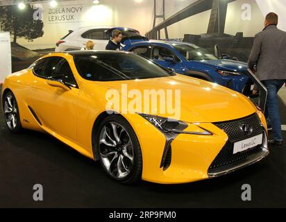 (190414) -- PRAG, 14. April 2019 (Xinhua) -- Ein Lexus LC ist auf der Autoshow Prag, in Prag, Tschechien, 13. April 2019 zu sehen. Die dreitägige automobilmesse hat hier am Sonntag geschlossen. (Xinhua/Dana Kesnerova) TSCHECHISCHE REPUBLIK-PRAG-AUTOSHOW PUBLICATIONxNOTxINxCHN Stockfoto