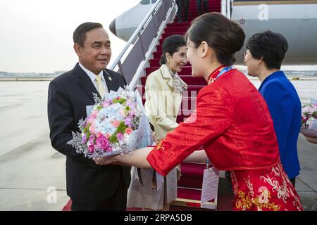 (190426) -- PEKING, 26. April 2019 -- der thailändische Premierminister Prayut Chan-o-cha kommt am 26. April 2019 in Peking, der Hauptstadt Chinas, an, um am zweiten Gürtel- und Straßenforum für internationale Zusammenarbeit teilzunehmen. ) (BRF)CHINA-BEIJING-GÜRTEL UND ROAD FORUM-THAI PM-ARRIVAL (CN) SHENXBOHAN PUBLICATIONXNOTXINXCHN Stockfoto