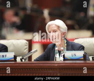 (190427) -- PEKING, 27. April 2019 -- die geschäftsführende Direktorin des Internationalen Währungsfonds (IWF) Christine Lagarde spricht auf dem Roundtable-Treffen der Staats- und Regierungschefs des zweiten Belt and Road Forum for International Cooperation im Yanqi Lake International Convention Center in Peking, Hauptstadt Chinas, 27. April 2019. ) (BRF)CHINA-BEIJING-BELT UND ROAD FORUM-LEADERS ROUNDTABLE (CN) PANGXXINGLEI PUBLICATIONXNOTXINXCHN Stockfoto