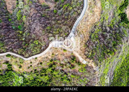 (190507) -- PEKING, 7. Mai 2019 (Xinhua) -- Luftaufnahme, aufgenommen am 18. April 2019, zeigt die Huangyaguan Chinesische Mauer im Jizhou Bezirk von Tianjin, Nordchina. (Xinhua/Wang JIANHUA) XINHUA FOTOS DES TAGES PUBLICATIONxNOTxINxCHN Stockfoto