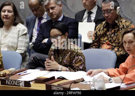 (190507) -- VEREINTEN NATIONEN, 7. Mai 2019 -- der indonesische Außenminister Retno Marsudi (Front L) spricht vor einer offenen Debatte des UN-Sicherheitsrats über Investitionen in den Frieden: Durchführung von Qualitätsschulungen und Kapazitätsaufbau zur Verbesserung der Sicherheit und Leistung von UN-Friedenssicherungskräften am 7. Mai 2019 im Hauptquartier der Vereinten Nationen in New York. UN-Generalsekretär Antonio Guterres sagte am Dienstag, dass die Ausbildung eine notwendige und strategische Investition in die Friedenssicherung sei. ) OFFENE AUSSPRACHE DES SICHERHEITSRATS DER VEREINTEN NATIONEN - FRIEDENSSICHERUNG LIXMUZI PUBLICATIONXNOTXINXCHN Stockfoto