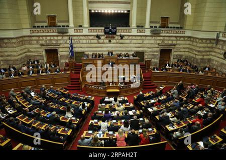 News Bilder des Tages (190510) -- ATHEN, 10. Mai 2019 -- das Foto vom 10. Mai 2019 zeigt eine allgemeine Sicht auf das griechische Parlament in Athen, Griechenland. Die Regierung des griechischen Premierministers Alexis Tsipras hat am Freitagabend vor den Wahlen zum Europäischen parlament, die am 26. Mai in Griechenland stattfinden werden, eine Vertrauensabstimmung im parlament gewonnen. ) GRIECHENLAND-ATHEN-PARLAMENT-VERTRAUENSABSTIMMUNG MARIOSXLOLOS PUBLICATIONXNOTXINXCHN Stockfoto