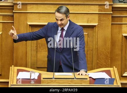 (190510) -- ATHEN, 10. Mai 2019 -- Kyriakos Mitsotakis, Führer der wichtigsten Oppositionspartei New Democracy (ND), spricht am 10. Mai 2019 vor dem griechischen Parlament in Athen, Griechenland, an. Die Regierung des griechischen Premierministers Alexis Tsipras hat am Freitagabend vor den Wahlen zum Europäischen parlament, die am 26. Mai in Griechenland stattfinden werden, eine Vertrauensabstimmung im parlament gewonnen. ) GRIECHENLAND-ATHEN-PARLAMENT-VERTRAUENSABSTIMMUNG MARIOSXLOLOS PUBLICATIONXNOTXINXCHN Stockfoto