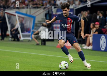 Lyon, Frankreich. September 2023. Vitinha von PSG während des Ligue-1-Fußballspiels der französischen Meisterschaft zwischen Olympique Lyonnais (Lyon, OL) und Paris Saint-Germain (PSG) am 3. September 2023 im Groupama-Stadion in Decines-Charpieu bei Lyon, Frankreich - Foto Jean Catuffe/DPPI Credit: DPPI Media/Alamy Live News Stockfoto