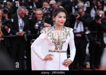 (190515) -- CANNES, 15. Mai 2019 (Xinhua) -- Schauspielerin Liu Tao nimmt an der Eröffnungsgala während des 72. Cannes Film Festivals im Palais des Festivals in Cannes, Frankreich, am 14. Mai 2019 Teil. Vom 14. Bis 25. Mai finden hier die 72. Filmfestspiele von Cannes statt. (Xinhua/Zhang Cheng) FRANCE-CANNES-FILM FESTIVAL-OPENING PUBLICATIONxNOTxINxCHN Stockfoto