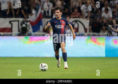 Lyon, Frankreich. September 2023. Vitinha von PSG während des Ligue-1-Fußballspiels der französischen Meisterschaft zwischen Olympique Lyonnais (Lyon, OL) und Paris Saint-Germain (PSG) am 3. September 2023 im Groupama-Stadion in Decines-Charpieu bei Lyon, Frankreich - Foto Jean Catuffe/DPPI Credit: DPPI Media/Alamy Live News Stockfoto