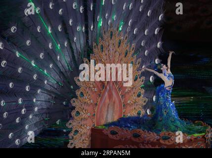 (190515) -- PEKING, 15. Mai 2019 -- der Tanz Happy and Prospicious wird auf dem asiatischen Kulturkarneval im Nationalstadion oder dem Vogelnest in Peking, der Hauptstadt Chinas, am 15. Mai 2019 aufgeführt. ) (CDAC) CHINA-BEIJING-CDAC-ASIAN CULTURE CARNIVAL (CN) CAIXYANG PUBLICATIONXNOTXINXCHN Stockfoto