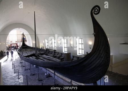 (190517) -- PEKING, 17. Mai 2019 (Xinhua) -- Foto aufgenommen am 18. Oktober 2018 zeigt ein Wikingerschiff, das im Wikingerschiffmuseum in Oslo, Norwegen, ausgestellt ist. Samstag ist der Internationale Museumstag. (Xinhua/Liang Youchang) INTERNATIONALER MUSEUMSTAG PUBLICATIONxNOTxINxCHN Stockfoto