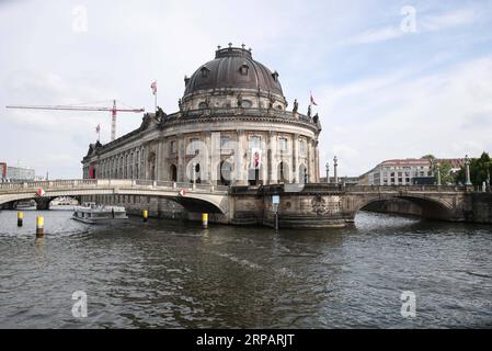 (190518) -- PEKING, 18. Mai 2019 (Xinhua) -- Foto vom 17. Mai 2019 zeigt einen Blick auf das Bode-Museum auf der Museumsinsel in Berlin, Hauptstadt Deutschlands. Die Museumsinsel, ein UNESCO-Weltkulturerbe, ist der nördliche Teil einer Insel in der Spree in Berlin. Der Name leitet sich vom Komplex weltberühmter Museen wie dem Alten Museum, dem Neuen Museum, der Alten Nationalgalerie, dem Bode Museum und dem Pergamonmuseum ab. Am 18. Mai findet der Internationale Museumstag statt. (Xinhua/Shan Yuqi) INTERNATIONALER MUSEUMSTAG PUBLICATIONxNOTxINxCHN Stockfoto