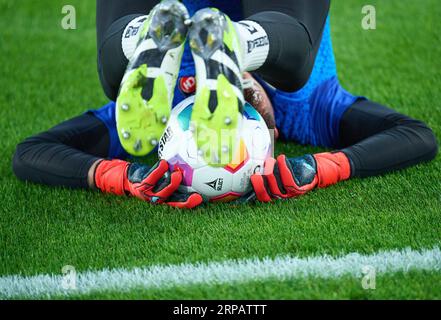 Kevin MÜLLER, Torhüter HDH 1 beim warm-up im Spiel BORUSSIA DORMUND - 1. FC HEIDENHEIM 2-2 am 1. September 2023 in Dortmund. Staffel 2023/2024, 1.Bundesliga, BVB, Spieltag 3, 3.Spieltag © Peter Schatz / Alamy Live News - DFL-VORSCHRIFTEN VERBIETEN DIE VERWENDUNG VON FOTOS als BILDSEQUENZEN und/oder QUASI-VIDEO - Stockfoto