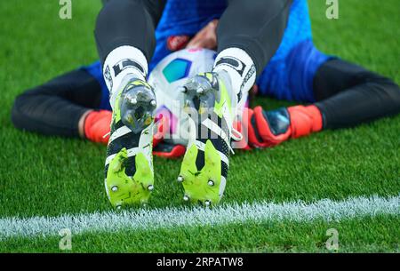 Kevin MÜLLER, Torhüter HDH 1 beim warm-up im Spiel BORUSSIA DORMUND - 1. FC HEIDENHEIM 2-2 am 1. September 2023 in Dortmund. Staffel 2023/2024, 1.Bundesliga, BVB, Spieltag 3, 3.Spieltag © Peter Schatz / Alamy Live News - DFL-VORSCHRIFTEN VERBIETEN DIE VERWENDUNG VON FOTOS als BILDSEQUENZEN und/oder QUASI-VIDEO - Stockfoto