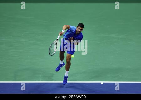 New York, New York, USA. September 2023. Novak Djokovic (SRB) Gewinner des Spiels, während der US Open - Tennis Championships 2023 (Bild: © Mathias Schulz/ZUMA Press Wire) NUR REDAKTIONELLE VERWENDUNG! Nicht für kommerzielle ZWECKE! Stockfoto