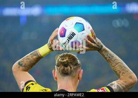 Marius Wolf, BVB 17 im Spiel BORUSSIA DORMUND - 1. FC HEIDENHEIM 2-2 am 1. September 2023 in Dortmund. Staffel 2023/2024, 1.Bundesliga, BVB, Spieltag 3, 3.Spieltag © Peter Schatz / Alamy Live News - DFL-VORSCHRIFTEN VERBIETEN DIE VERWENDUNG VON FOTOS als BILDSEQUENZEN und/oder QUASI-VIDEO - Stockfoto