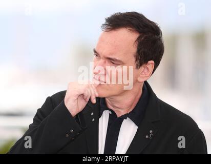 (190522) -- CANNES, 22. Mai 2019 (Xinhua) -- Regisseur Quentin Tarantino posiert während eines Fotobesuchs während des 72. Cannes Film Festivals in Cannes, Frankreich, 22. Mai 2019 in Hollywood. Es war einmal in Hollywood, dass es um die Palme d oder mit 20 anderen Filmen konkurrieren wird. (Xinhua/Gao Jing) FRANCE-CANNES-FILM FESTIVAL-PHOTOCALL- EINST IN HOLLYWOOD PUBLICATIONxNOTxINxCHN Stockfoto