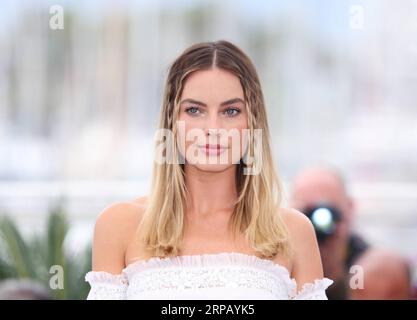 (190522) -- CANNES, 22. Mai 2019 (Xinhua) -- Schauspielerin Margot Robbie posiert während eines Fotogesprächs während des 72. Cannes Film Festivals in Cannes, Frankreich, 22. Mai 2019 in Hollywood. Es war einmal in Hollywood, dass es um die Palme d oder mit 20 anderen Filmen konkurrieren wird. (Xinhua/Gao Jing) FRANCE-CANNES-FILM FESTIVAL-PHOTOCALL- EINST IN HOLLYWOOD PUBLICATIONxNOTxINxCHN Stockfoto