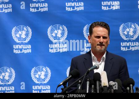 (190523) -- GAZA, 23. Mai 2019 -- Generalkommissar des Hilfswerks der Vereinten Nationen für Palästinaflüchtlinge (UNRWA) Pierre Krahenbuhl spricht während einer Pressekonferenz in Gaza-Stadt, 23. Mai 2019. Krahenbuhl sagte am Donnerstag, dass die Agentur trotz finanzieller Schwierigkeiten weiterhin Dienstleistungen für palästinensische Flüchtlinge erbringen werde. Stringer) MIDEAST-GAZA-UNRWA-KRAHENBUHL-PRESSEKONFERENZ zhaoyue PUBLICATIONxNOTxINxCHN Stockfoto