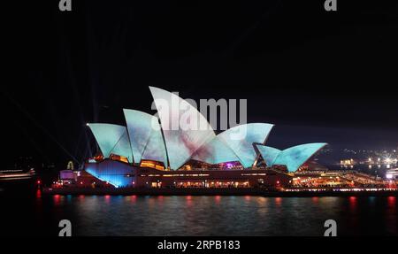 (190524) -- SYDNEY, 24. Mai 2019 -- Foto aufgenommen am 24. Mai 2019 zeigt das Sydney Opera House während der Vivid Sydney Lichtshow in Sydney, Australien. ) AUSTRALIEN-SYDNEY-LICHTSHOW BaixXuefei PUBLICATIONxNOTxINxCHN Stockfoto