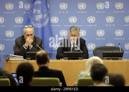 (190524) -- VEREINTE NATIONEN, 24. Mai 2019 -- Jean-Pierre Lacroix (R), Untergeneralsekretär der VEREINTEN NATIONEN für Friedenssicherungseinsätze, spricht auf einer Pressekonferenz anlässlich des Internationalen Tages der UN-Friedenssicherungseinsätze am 24. Mai 2019 im Hauptquartier der VEREINTEN NATIONEN in New York. Die Rückstände im UN-Friedenshaushalt gefährden die Fähigkeit der Truppenstaaten und der Polizei, das zu erreichen, was von ihnen erwartet wird, sagte Jean-Pierre Lacroix am Freitag. UN-INTERNATIONALER TAG DER FRIEDENSTRUPPEN-LACROIX-PRESSEKONFERENZ LIXMUZI PUBLICATIONXNOTXINXCHN Stockfoto