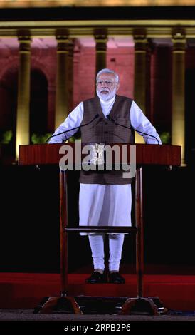 (190526) -- NEU DELHI, 26. Mai 2019 -- der indische Premierminister Narendra Modi spricht in den Medien in Neu Delhi, Indien, 25. Mai 2019. Nach Erhalt des Ernennungsschreibens zum nächsten Premierminister des Landes am Samstag sagte Narendra Modi, dass er während seiner zweiten Amtszeit in Folge weiterhin für das Wohlergehen seiner Landsleute arbeiten werde. INDIEN-NEU-DELHI-MODI-PREMIERMINISTER PARTHAXSARKAR PUBLICATIONXNOTXINXCHN Stockfoto