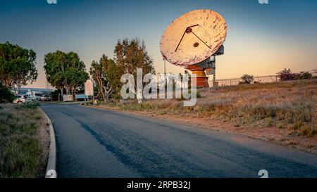 Radio-Teleskop-Antennenschüssel in Carnarvon, WA, Australien Stockfoto