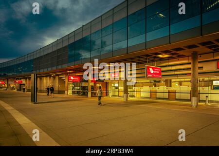 Brisbane, QLD, Australien - Virgin Terminal am Flughafen Brisbane Stockfoto