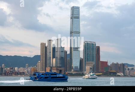 Der berühmte Hong Kong Macau Ferry COTAI WASSERJET nimmt die Segeldienste wieder auf, nachdem die Beschränkungen der COVID-Pandemie zwischen Macau und Hongkong, CH, gesenkt wurden Stockfoto