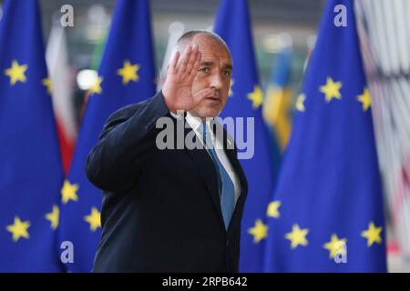 (190528) -- BRÜSSEL, 28. Mai 2019 -- der bulgarische Premierminister Boyko Borissov trifft am 28. Mai 2019 im Hauptquartier der Europäischen Union zu einem informellen Abendessen der Staats- und Regierungschefs der EU in Brüssel (Belgien) ein. Die Staats- und Regierungschefs der Mitgliedstaaten der Europäischen Union (EU) diskutierten nicht die Namen der Kandidaten, sondern nur den Prozess zur Wahl des neuen Präsidenten der Europäischen Kommission (EG), sagte Präsident Donald Tusk hier am Dienstag. Während einer Pressekonferenz nach dem informellen Abendessen der Staats- und Regierungschefs teilte Tusk den Reportern mit, dass die Diskussion am Dienstag die von den Staats- und Regierungschefs erzielte Einigung bestätigte Stockfoto