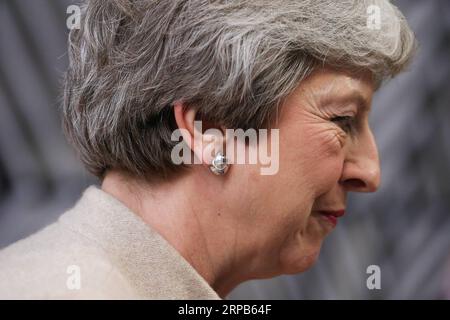 (190528) -- BRÜSSEL, 28. Mai 2019 -- die britische Premierministerin Theresa May trifft am 28. Mai 2019 in Brüssel, Belgien, zu einem informellen Abendessen der Staats- und Regierungschefs der EU ein. Die Staats- und Regierungschefs der Mitgliedstaaten der Europäischen Union (EU) diskutierten nicht die Namen der Kandidaten, sondern nur den Prozess zur Wahl des neuen Präsidenten der Europäischen Kommission (EG), sagte Präsident Donald Tusk hier am Dienstag. Während einer Pressekonferenz nach dem informellen Abendessen der Staats- und Regierungschefs teilte Tusk den Reportern mit, dass die Diskussion am Dienstag die von den Staats- und Regierungschefs im Februar erzielte Einigung bestätigte Stockfoto