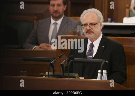 (190529) -- RIGA, 29. Mai 2019 (Xinhua) -- der neu gewählte lettische Präsident Egils Levits spricht vor dem Parlament Lettlands in Riga, Lettland, am 29. Mai 2019. Die lettischen Gesetzgeber wählten am Mittwoch den Richter Egils Levits vom Europäischen Gerichtshof zum neuen Präsidenten des baltischen Landes. LEVITS wurde in einer einzigen Wahlrunde von 61 der 100 lettischen Parlamentarier zum lettischen Präsidenten gewählt. (Xinhua/Edijs Palens) LETTLAND-RIGA-NEU GEWÄHLTER PRÄSIDENT PUBLICATIONxNOTxINxCHN Stockfoto