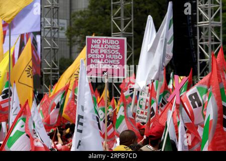 Nicht exklusiv: 3. September 2023, Mexiko-Stadt, Mexiko: Unterstützer der Broad Front for Mexico bei der Übergabe des Zertifikats, wie es der Präsident kann Stockfoto