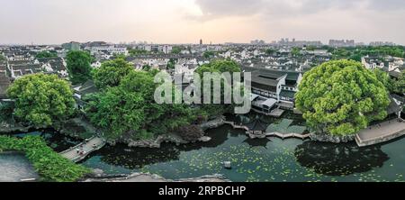 (190605) -- PEKING, 5. Juni 2019 (Xinhua) -- Luftaufnahme, aufgenommen am 9. Mai 2019, zeigt einen Blick auf den Lion Forest Garden in Suzhou, der ostchinesischen Provinz Jiangsu. (Xinhua/Li Bo) Xinhua Schlagzeilen: Suzhou Classical Gardens: Embodiment of Harmony between Nature and man PUBLICATIONxNOTxINxCHN Stockfoto