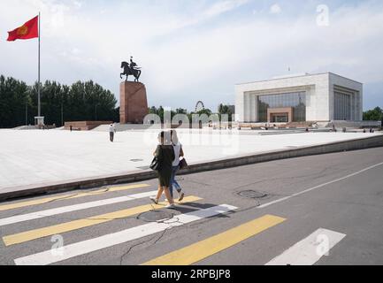 (190610) -- BISCHKEK, 10. Juni 2019 (Xinhua) -- Foto vom 9. Juni 2019 zeigt den Blick auf den Ala-Too-Platz in Bischkek, der Hauptstadt Kirgisistans. (Xinhua/BI Xiaoyang) KIRGISISTAN-BISHKEK-ÜBERBLICK PUBLICATIONxNOTxINxCHN Stockfoto