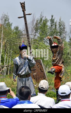 (190612) -- PEKING, 12. Juni 2019 (Xinhua) -- Künstler treten während einer Veranstaltung auf, die sich mit der Alxa League und ihrem Ejina-Banner in der Autonomen Region Innere Mongolei Nordchinas während der Internationalen Gartenbauausstellung 2019 in Peking im Bezirk Yanqing, Peking, Hauptstadt Chinas, 12. Juni 2019 beschäftigt. (Xinhua/Li Xin) CHINA-PEKING-GARTENBAU EXPO-THEME EVENT-ALXA LEAGUE-EJINA BANNER (CN) PUBLICATIONxNOTxINxCHN Stockfoto