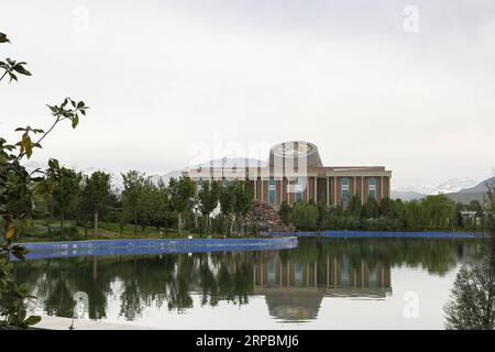 (190612) -- DUSCHANBE, 12. Juni 2019 (Xinhua) -- Foto vom 13. April 2019 zeigt das Nationalmuseum in Duschanbe, der Hauptstadt Tadschikistans. (Xinhua/Bai Xueqi) TADSCHIKISTAN-DUSHANBE-ÜBERSICHT PUBLICATIONxNOTxINxCHN Stockfoto