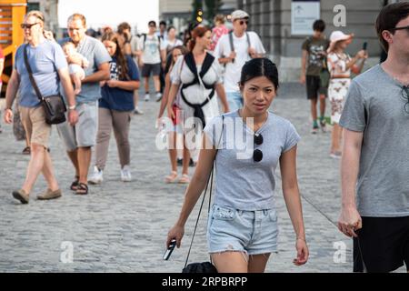 Touristen durch die Straßen von Budapest. Stockfoto